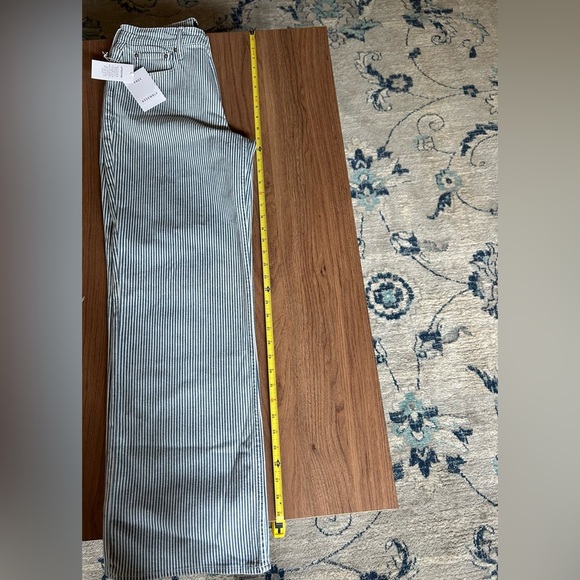 wide leg jeans, sz 8 denim, white with blue pin stripes, adorable, long, NEW - Picture 8 of 10